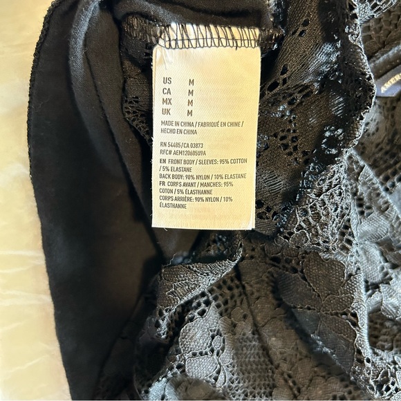 American Eagle Women's Black Lace Cross Back Crop Top Medium (EUC) - Picture 4 of 5